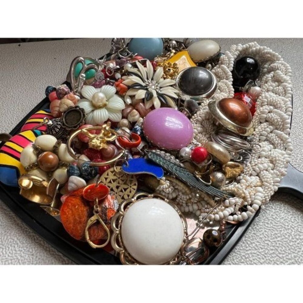 Bundle of Old Mismatched Crafting Beads and Costume Jewelry Necklaces Earrings a